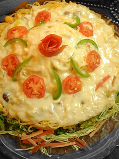 A picture of Chicken Cheese Spaghetti Cake.