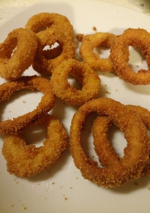 A picture of Extra crispy breaded onion rings.