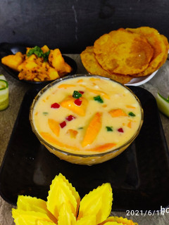 મેંગો કસ્ટર્ડ (Mango Custard Recipe In Gujarati) રેસીપી મુખ્ય ફોટો