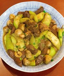 lòng gà xào mướp