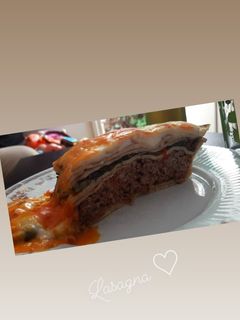 Una foto de Lasagna de carne y espinaca ♡