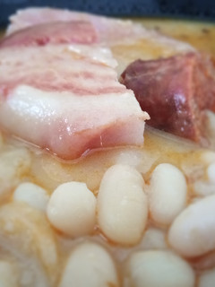 Una foto de Fabada Asturiana