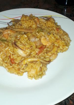 Una foto de Risotto con camarones y calamares