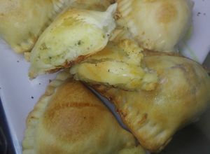 Una foto de Empanadas de queso para copetin
