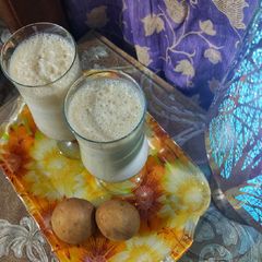 A picture of Chikoo shake.