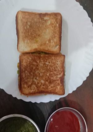 आलू सैंडविच (aloo sandwich recipe in Hindi) रेसिपी मुख्य फोटो