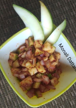 कच्चे आम और प्याज़ का सलाद(kachhe aam aur pyaz ka salad recipe in hindi) रेसिपी मुख्य फोटो