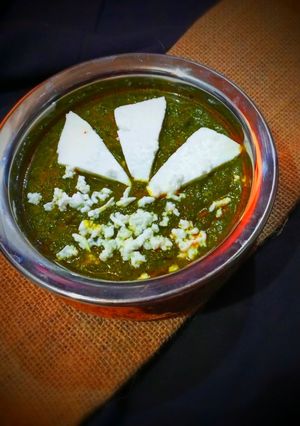 A picture of Palak paneer.