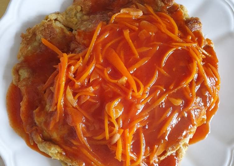 La façon simple de faire des recettes Omelette à la ketchup Délicieux garanti