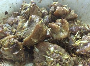 Hình của món Thịt gà xào sả ớt.