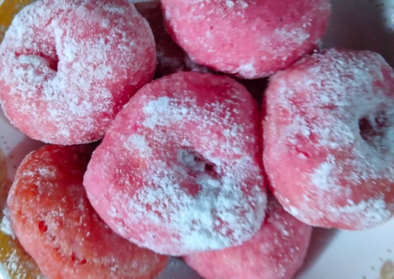 Donat Buah Naga Empuk dan Menul