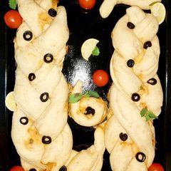 A picture of Braided pizza.