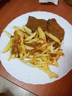 Una foto de Carajacas de hígado con papas fritas a mi estilo