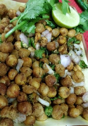A picture of Kurkure chickpeas.