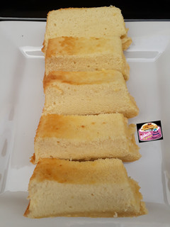 A picture of Yoghurt sponge cake.