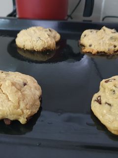 Una foto de Galletitas de mantequilla de maní y chips de chocolate