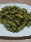 Pasta con pesto de rúcula