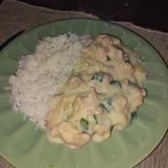 A picture of Pollo al verdeo.