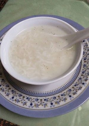 A picture of Rice soup.