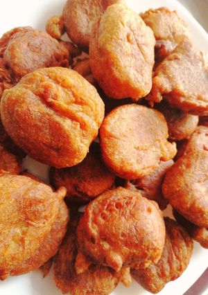 A picture of Banana fritters.