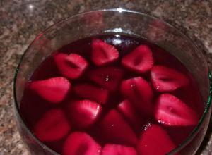 Foto de Gelado de Morango com Vinho