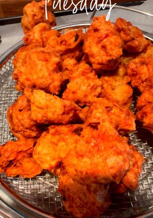 A picture of Baso goreng ayam / fried chicken meatball.