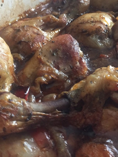 Una foto de Muslos de pollo al horno en bolsa de asar