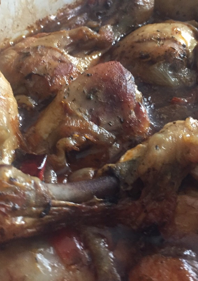 Una foto de Muslos de pollo al horno en bolsa de asar