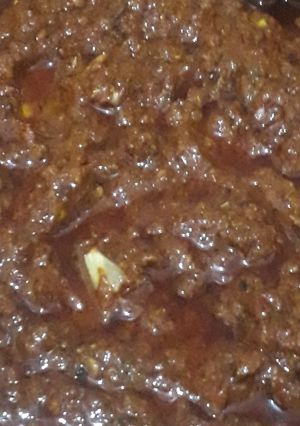 A picture of Telangana style tomato achaar.