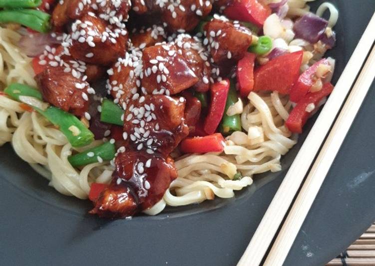 Recipe of Homemade Spicy hoisin chicken and noodles