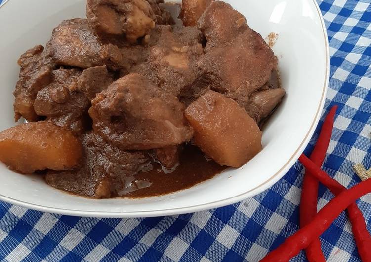 Semur ayam kentang