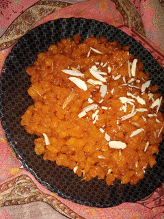 मीठी बूंदी (meethi boondi recipe in Hindi) रेसिपी मुख्य फोटो