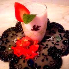 عصير الموز والفراولة 🍓🍌-レシピのメイン写真