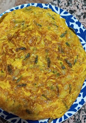 Una foto de Tortilla de patatas y espárragos