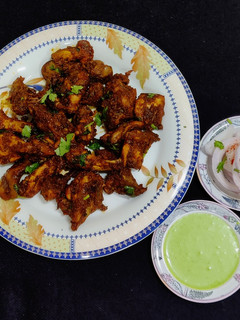 चिकन फ्राई (chicken fry recipe in Hindi) रेसिपी मुख्य फोटो