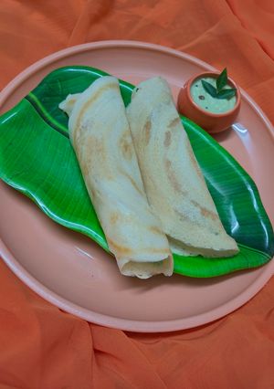 A picture of Samak rice and Chanadal dosa.