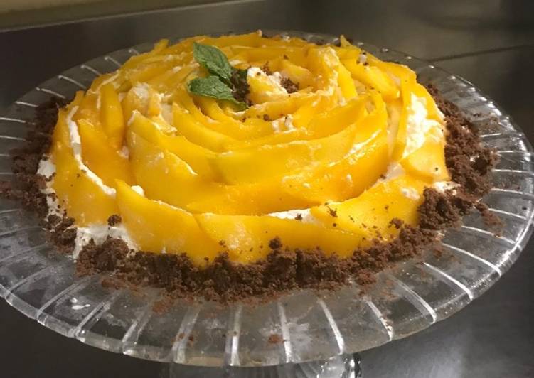How to Prepare Quick Mango with Oreo biscuits cream