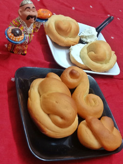 નો ઓવન બ્રેડ (No Oven Bread Recipe in Gujarati) રેસીપી મુખ્ય ફોટો