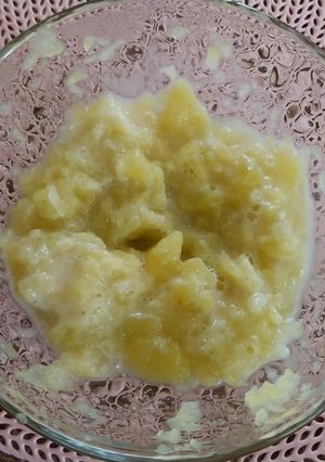 Una foto de Puré de Manzana con Lechera