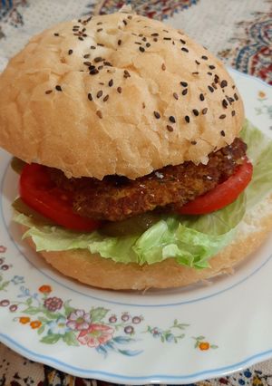عکسی از دستور همبرگر با گوشت چرخکرده🍔