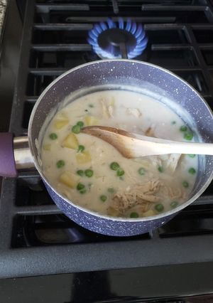 A picture of Chicken soup with bechamel sauce.