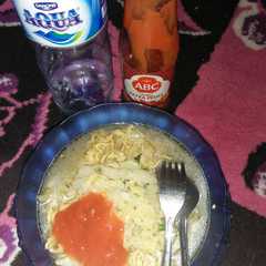 A picture of Indomie soto super pedas.