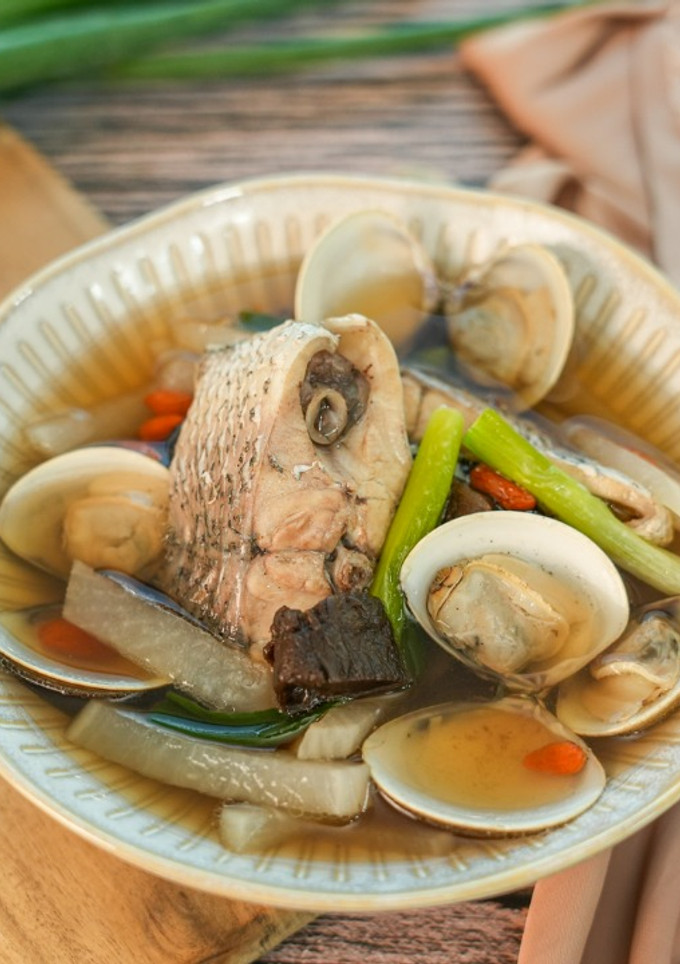 【老菜脯蘿蔔籤鱸魚湯】小寒節氣燉湯，清淡鮮美補體力 的食譜成品照片