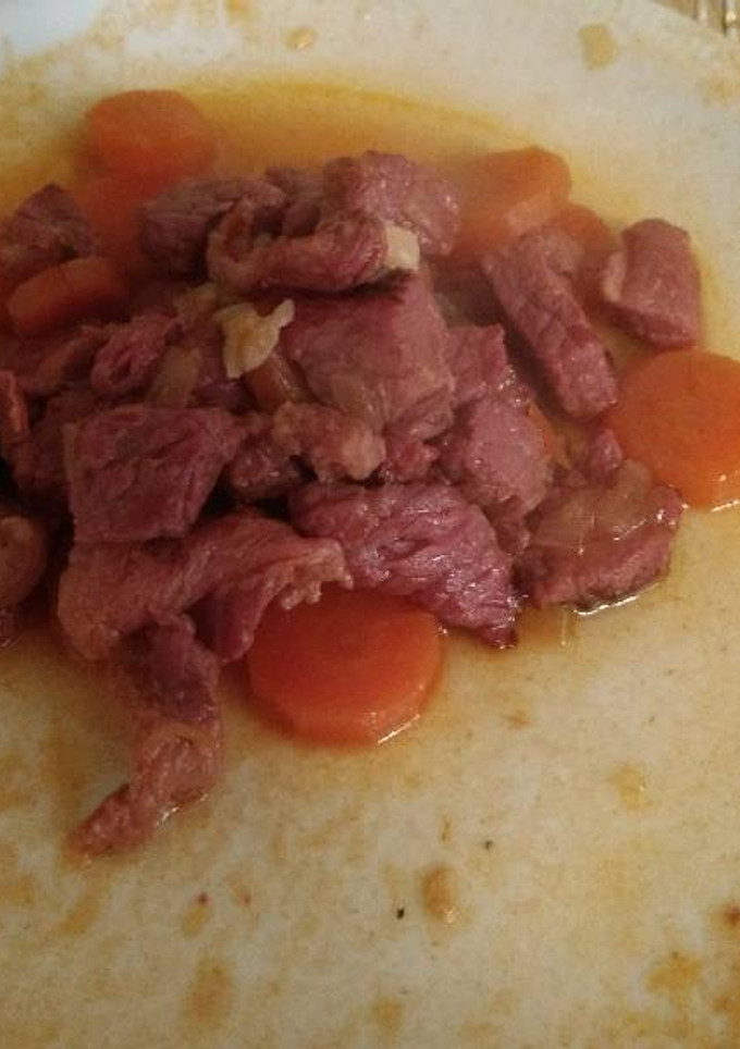 Una foto de Estofado de carne con zanahorias
