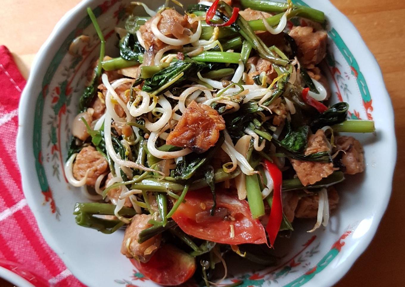 38. Tumis kangkung tempe