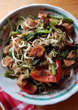 Foto resep 38. Tumis kangkung tempe