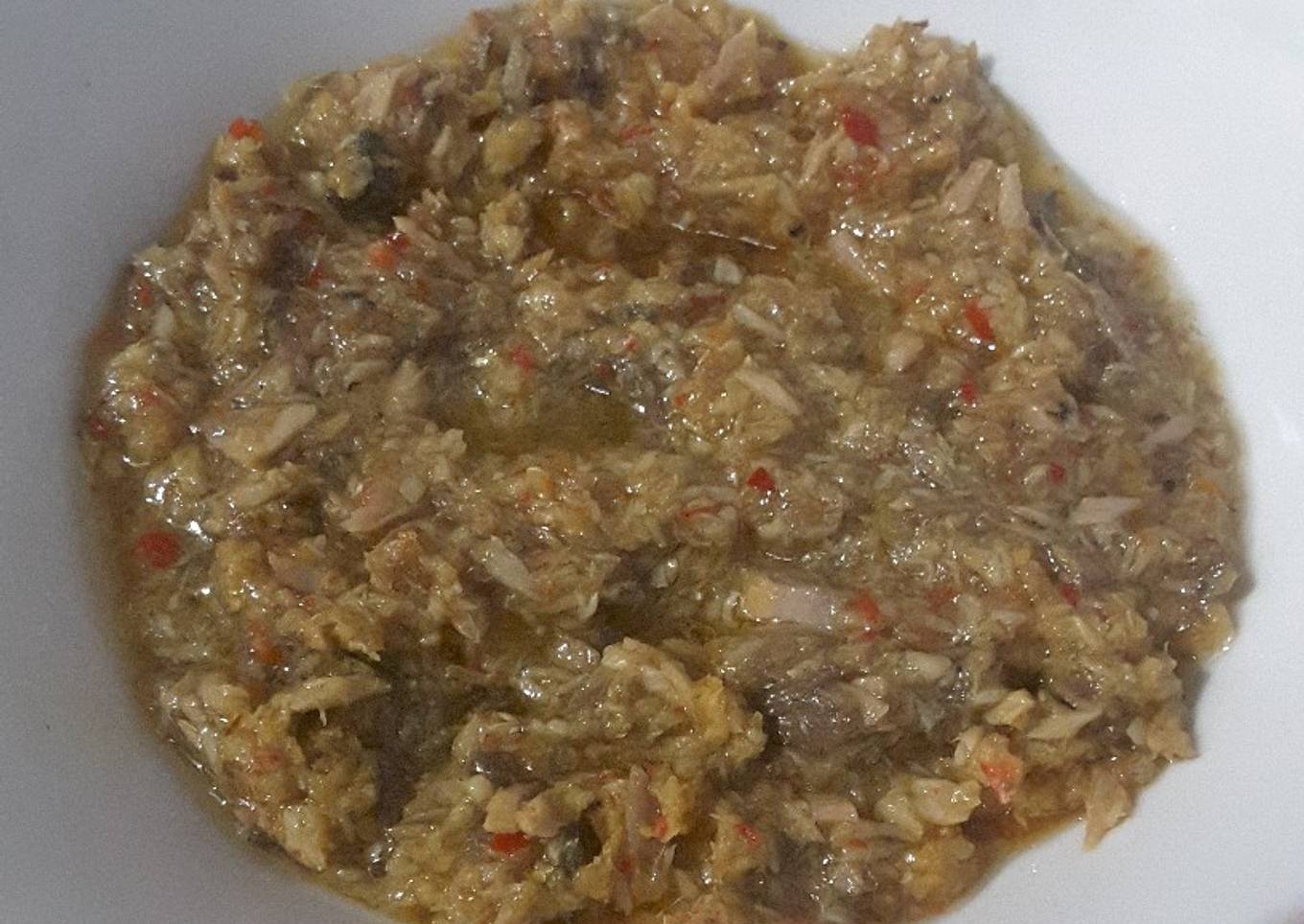 Tuna suwir pedas (ala-ala tuna kaleng manado)