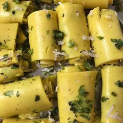 A picture of Khandvi.