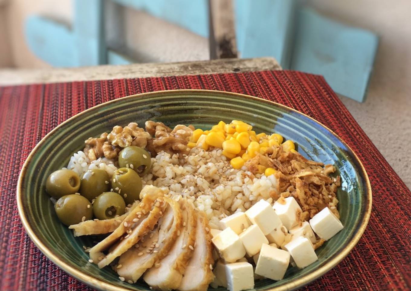 Arroz frío con pollo, nueces y más, ¡para un plato energético!💪🏻☀️