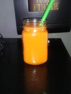 Una foto de Batido de manzana, zanahoria y limón